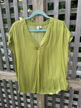 Silk-like polyester Chartreuse Women's Shell, cap sleeve, L